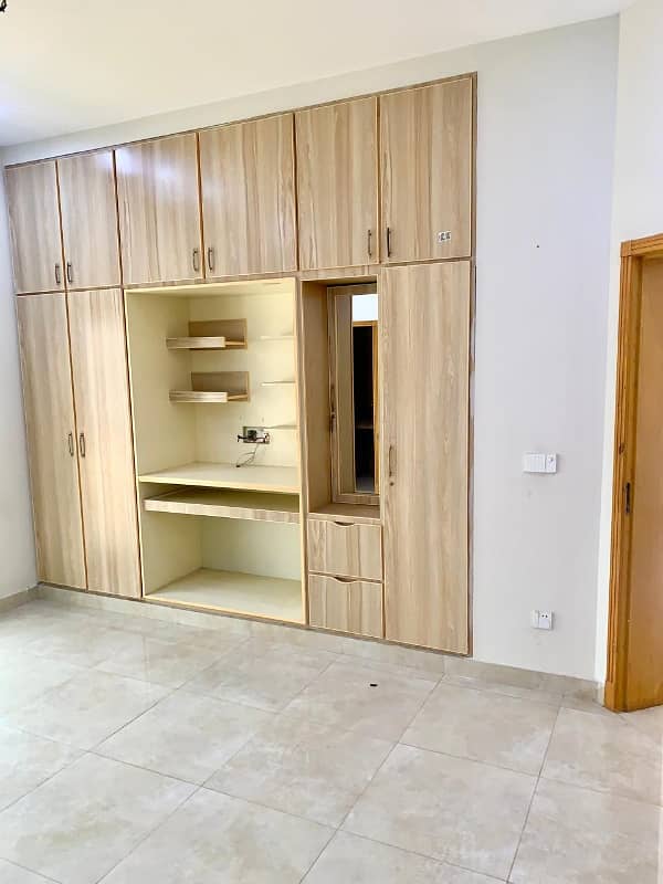 Beautiful 10 Marla Upper Portion Is Available For Rent 0