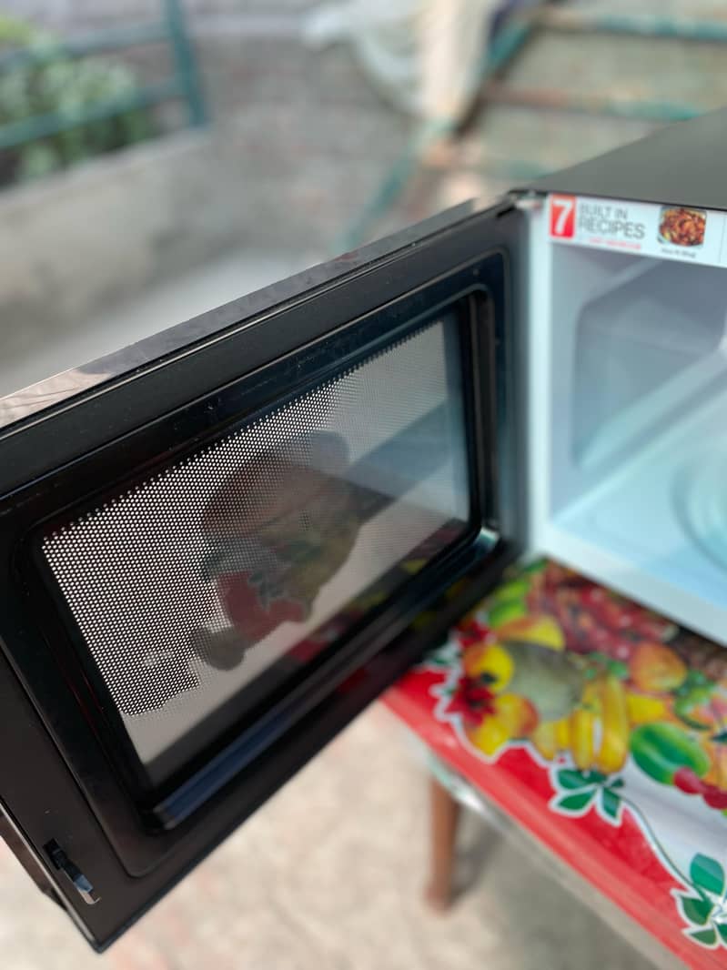 New Dawlance Microwave 36Liters 2