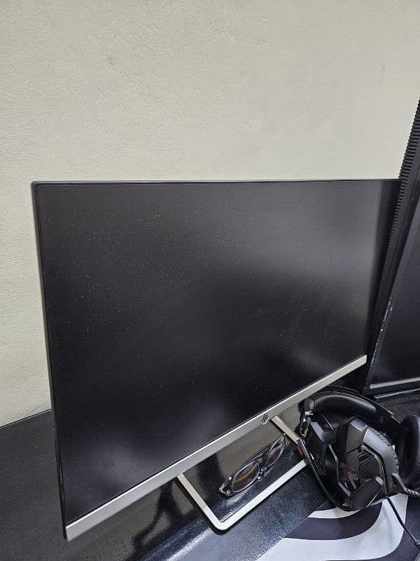 HP 24" 75HZ Slim Bazzelless & Glareless Monitor 3