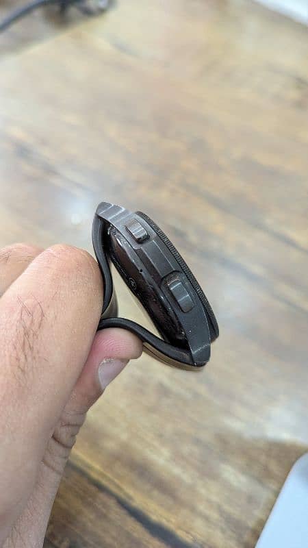 Samsung Galaxy Watch 4 Classic 42mm Bluetooth – Excellent Condition 1