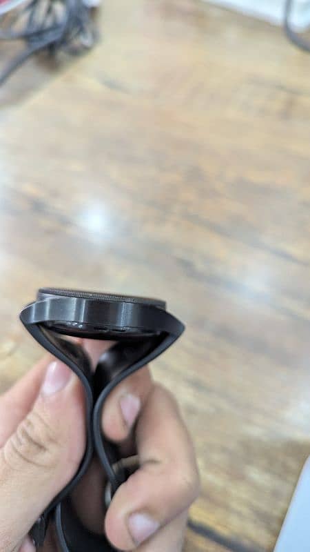 Samsung Galaxy Watch 4 Classic 42mm Bluetooth – Excellent Condition 2