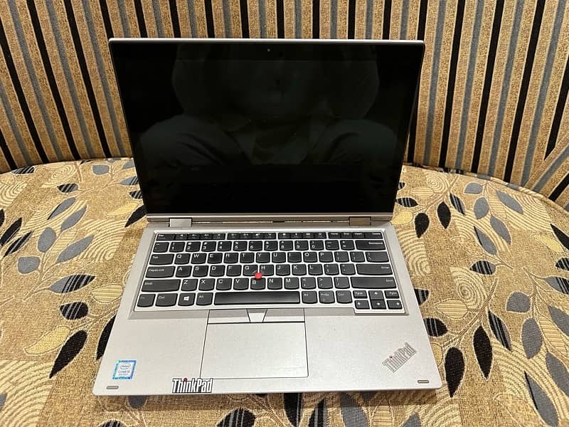 Lenovo Yoga L390 | i5 8th Gen | Touch 360° | Slim & Fast 0