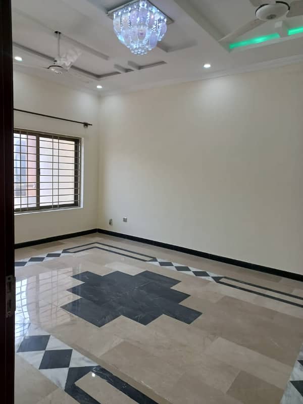 30*70 Like Brand New , Sun Face House For Sale In D-17 3