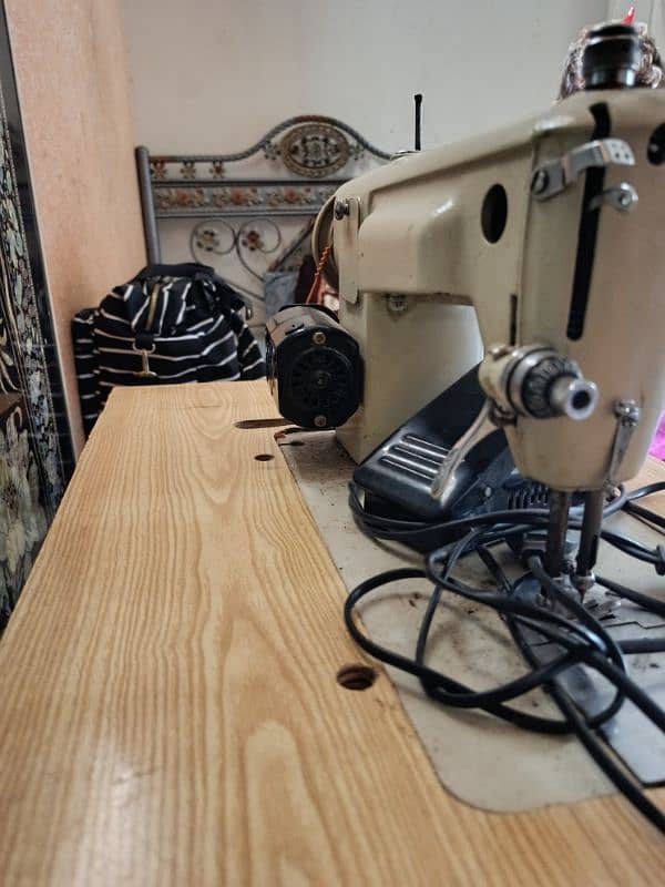 brother seewing machine with table in cheap 26000 Condition 10/9 4