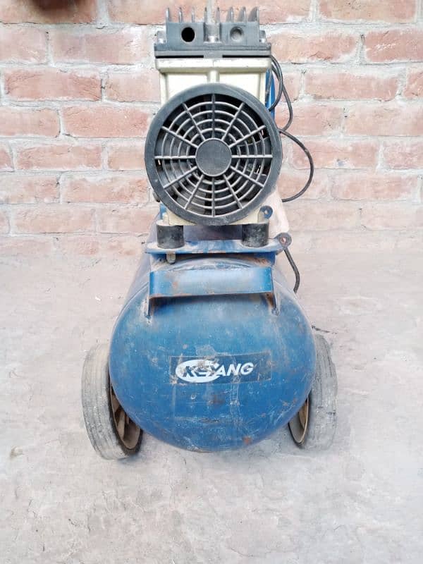 bilkul theek hy 0322 8049489 7