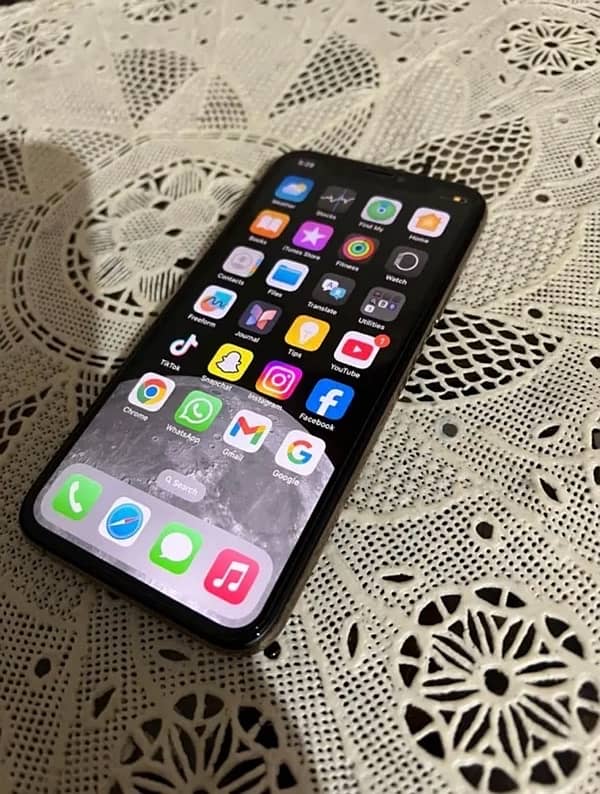 iPhone XS non pta Factory unlock 256gb E sim non active lush condition 4
