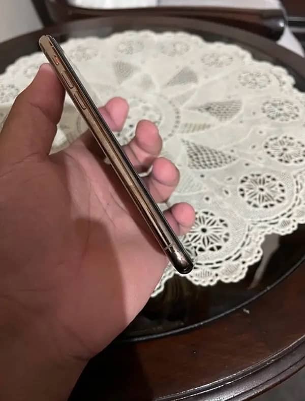 iPhone XS non pta Factory unlock 256gb E sim non active lush condition 5