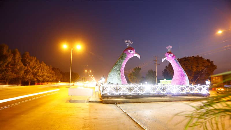 Prime Location 10 Marla Plot For Sale In Tauheed Block, Bahria Town Lahore. 3