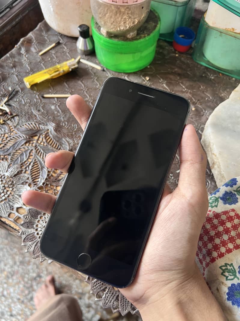 IPHONE 7+ (PTA APPROVED) 128 GB Black 2