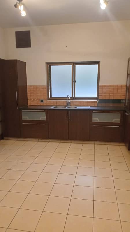 1 Kanal House For Rent Executive-Level Accommodation Near Polo Ground, Cantt 0