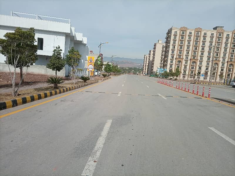 Sector A 10 Marla Boulevard Plot For Sale 3