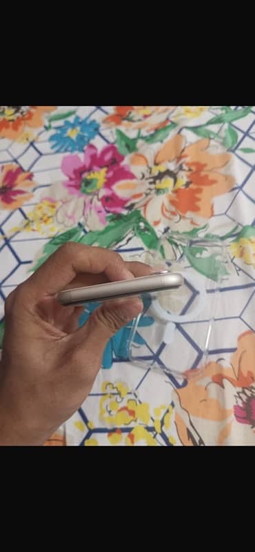 i phone 11 jv 10/10 condition (64 gb )final  45000 4