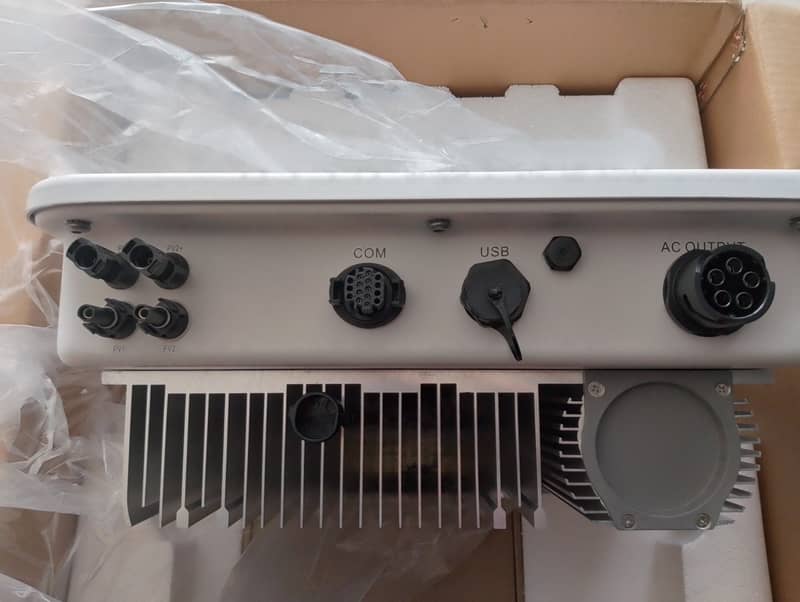 Growatt On-Grid Solar Inverters – Reliable Power from 10kW to 30kW 13