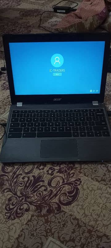 Acer window 10 pro laptop 8GB ram 7th generation core i5 0