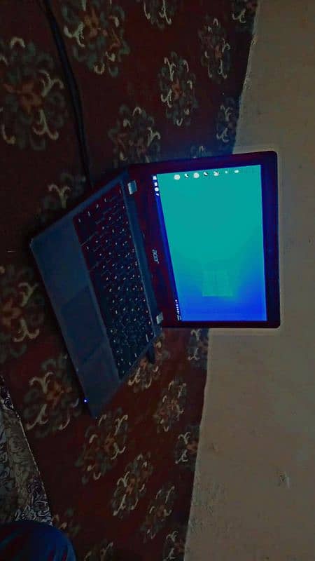 Acer window 10 pro laptop 8GB ram 7th generation core i5 3