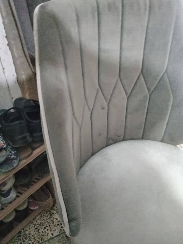 Urgent Selling 6 Chair Dining Table Urgent 9/10 New Condition 1