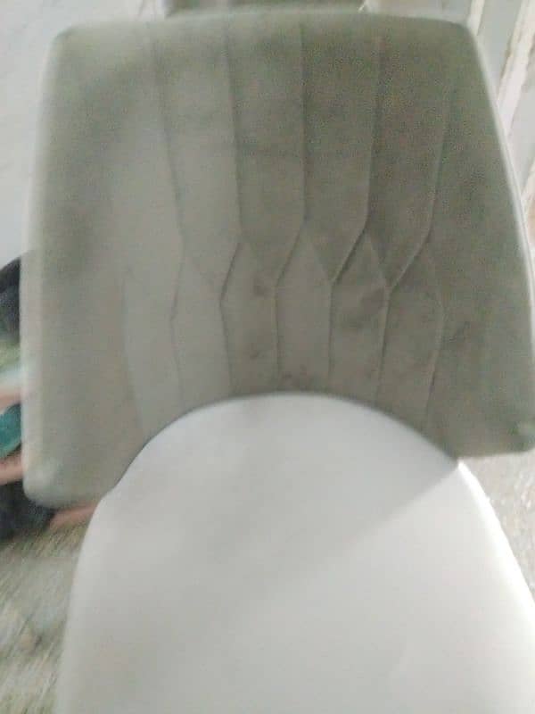 Urgent Selling 6 Chair Dining Table Urgent 9/10 New Condition 4