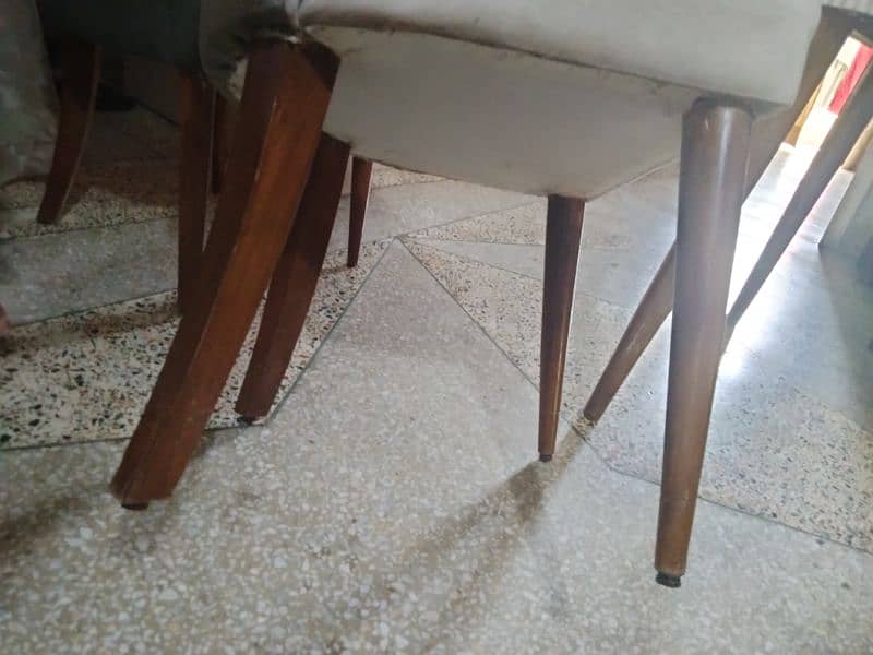 Urgent Selling 6 Chair Dining Table Urgent 9/10 New Condition 6