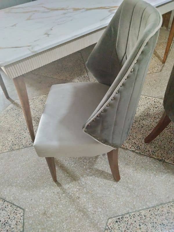 Urgent Selling 6 Chair Dining Table Urgent 9/10 New Condition 8