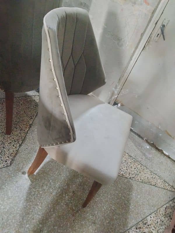 Urgent Selling 6 Chair Dining Table Urgent 9/10 New Condition 10