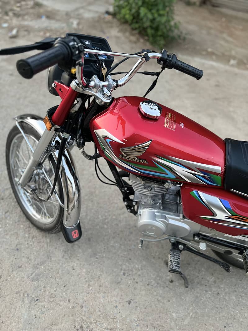 Honda CG125 Red 2023 3