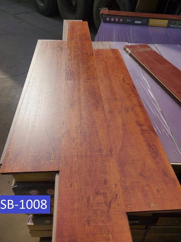 Wallpaper/Ceiling/Panels/Grass/Window Blind/Wood Vinyl Floor/Media Wal 14