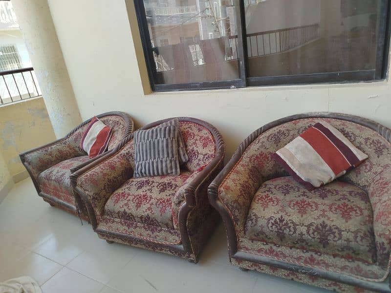 URGENT ( 6 seater sofa set) 1