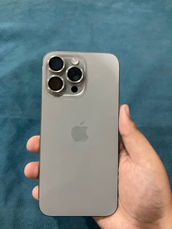 15 Pro Max Natural Titanium 6