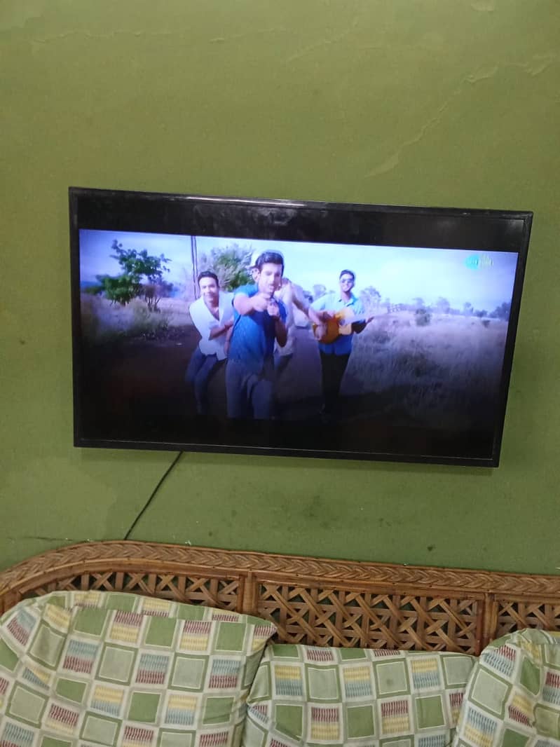 Samsung 40” Full HD LED TV (UA40F5000AR) – Minor Faults, Affordable Pr 2