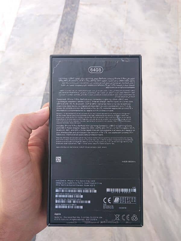 IPhone 11 Pro 100% Original with Complete Box, Case + Cable + Earphone 1