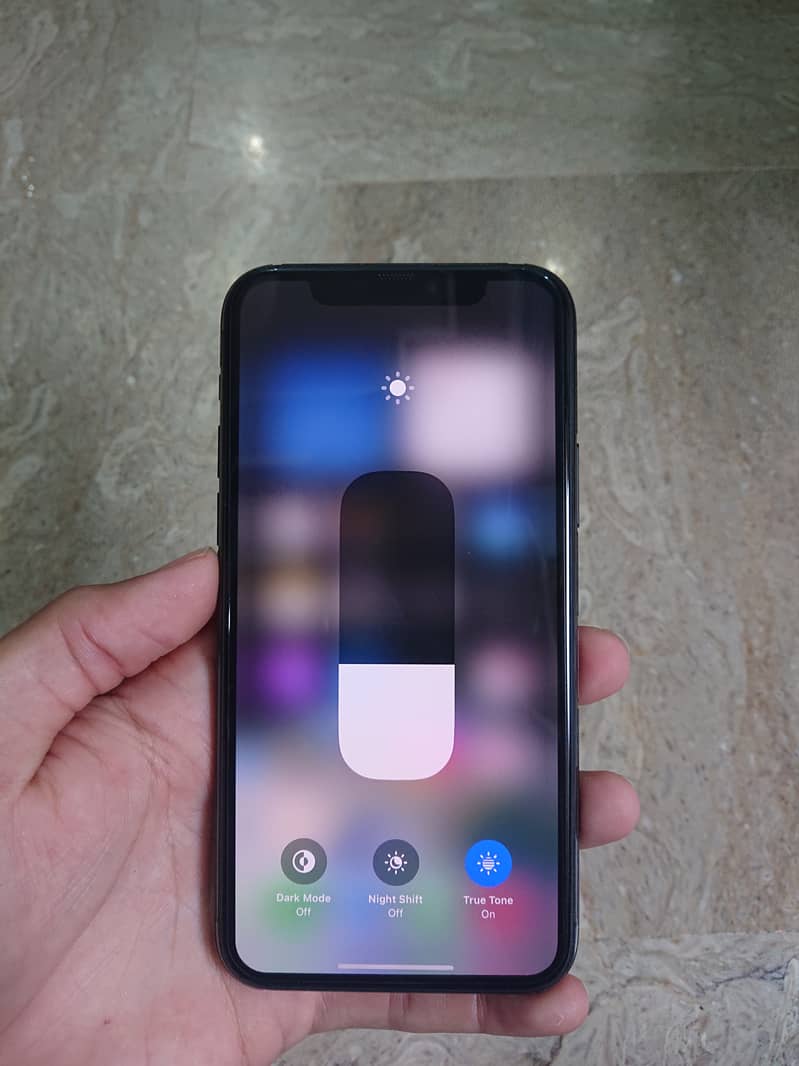 IPhone 11 Pro 100% Original with Complete Box, Case + Cable + Earphone 7