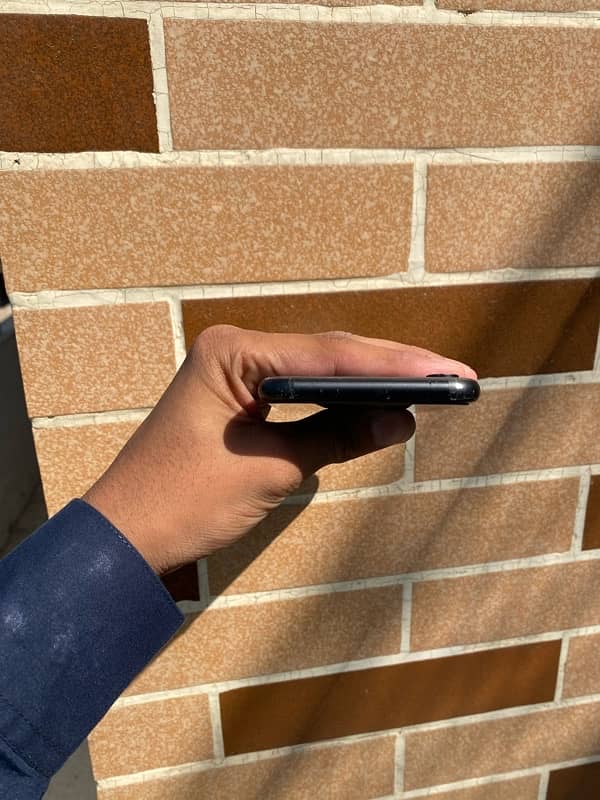 iphone XR 4