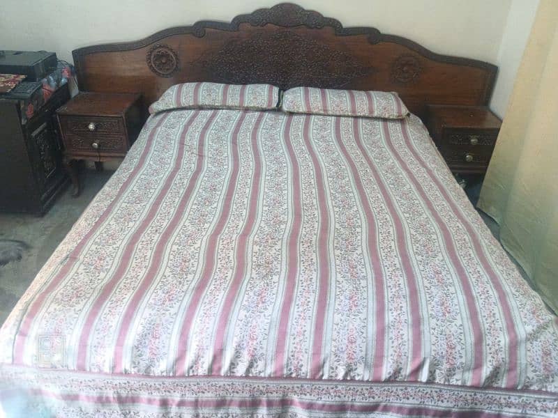 Mini bed 5 feet by 6.5 feet 0