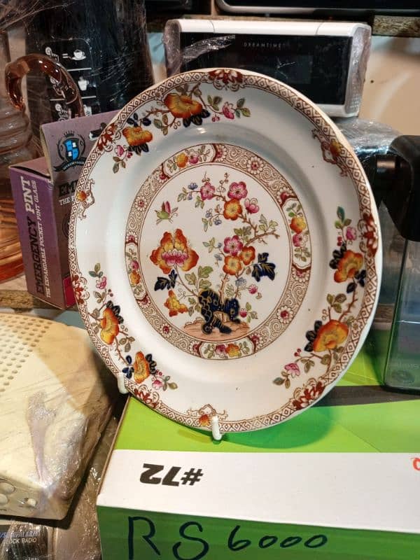 decor Plates (Like new) 2