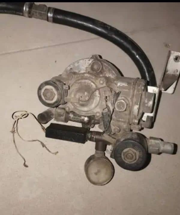 CNG complete kit or clyander سی۔این۔جی مکمل کٹ اور سلینڈر 1