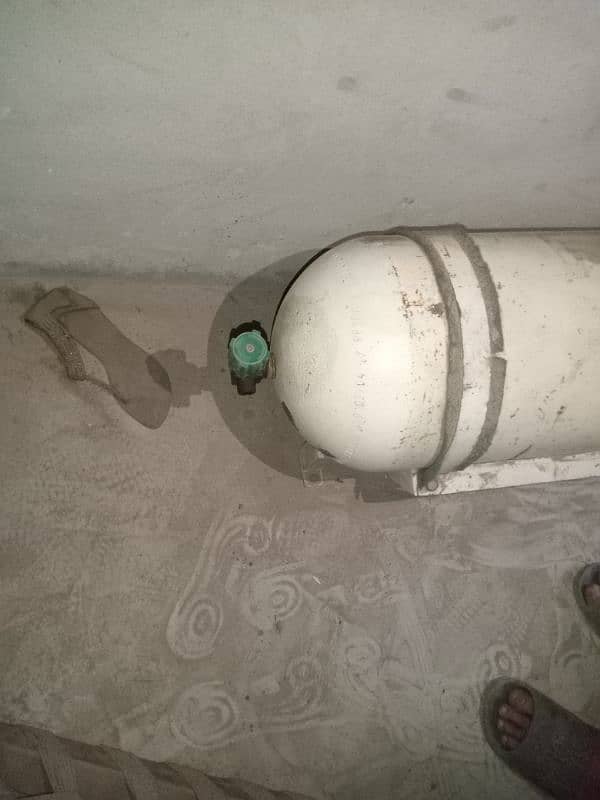 CNG complete kit or clyander سی۔این۔جی مکمل کٹ اور سلینڈر 2