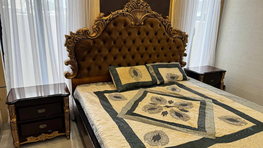 Classic King Bed Set | Solid Wood | Mattress & Dressing 1