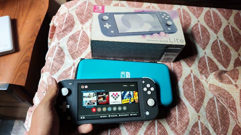 Nintendo switch lite with box 1