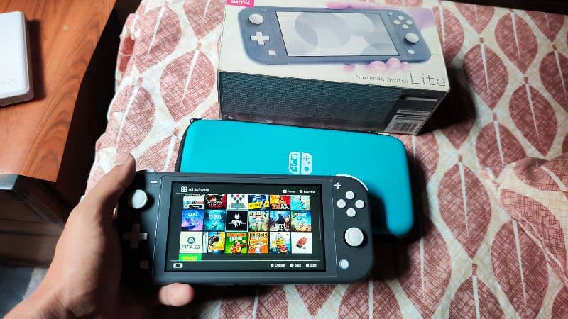 Nintendo switch lite with box 2