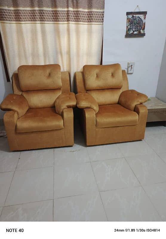 5 seater sofa set sell 45 thousand in Hyderabad. . 0