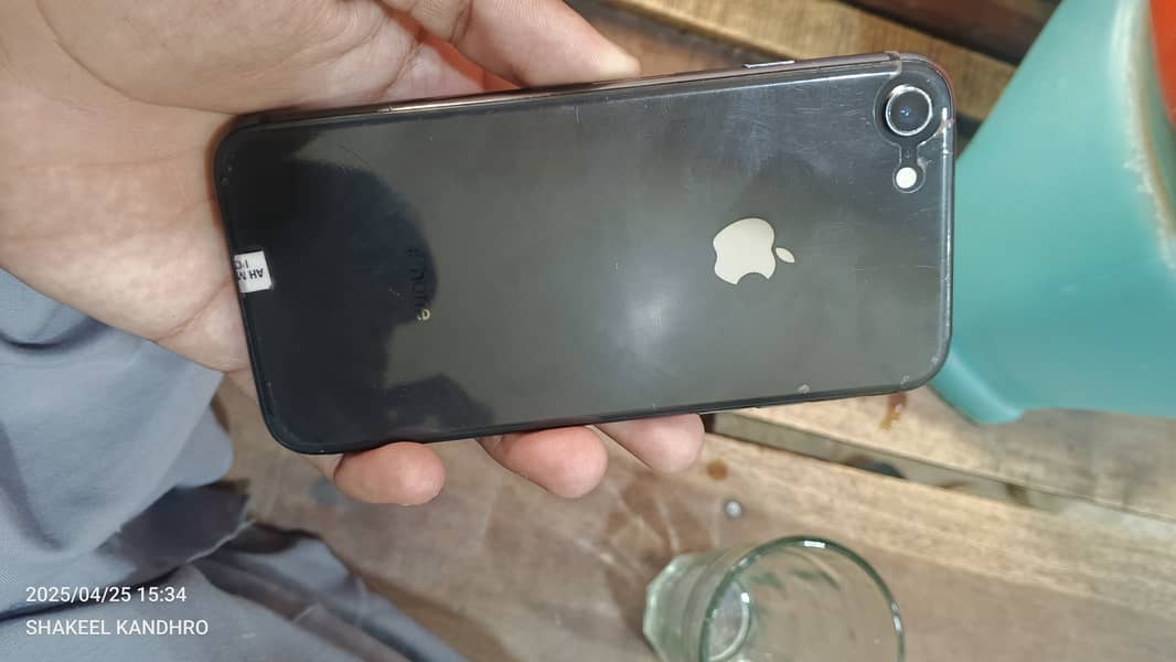 Apple iPhone 8 3