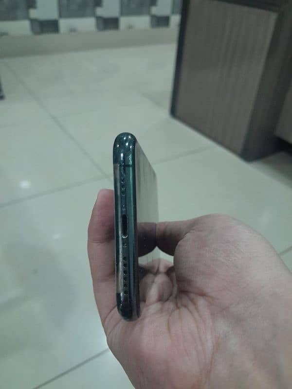 Iphone 11 pro Good condition 5