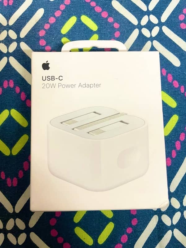 USB-C 20W Power Adapter 0