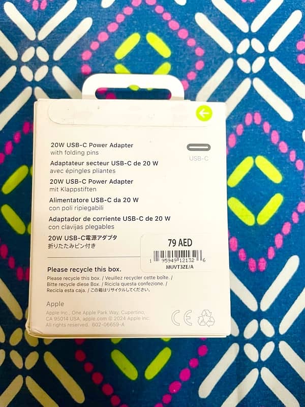 USB-C 20W Power Adapter 1