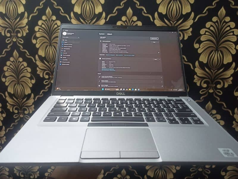 Dell i5 10th gen 32Gb ram 512Gb SSD 16Gb graphics 5h batry FHD IPS BLT 1