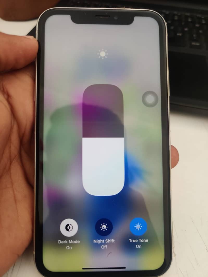 Iphone xr condition 10/10 battery health 79 face id work true tone on 1