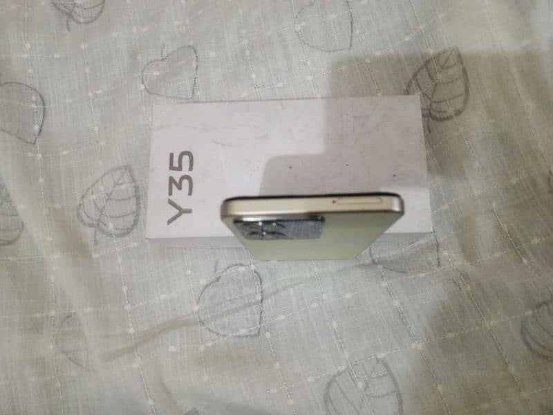 Vivo Y35 1