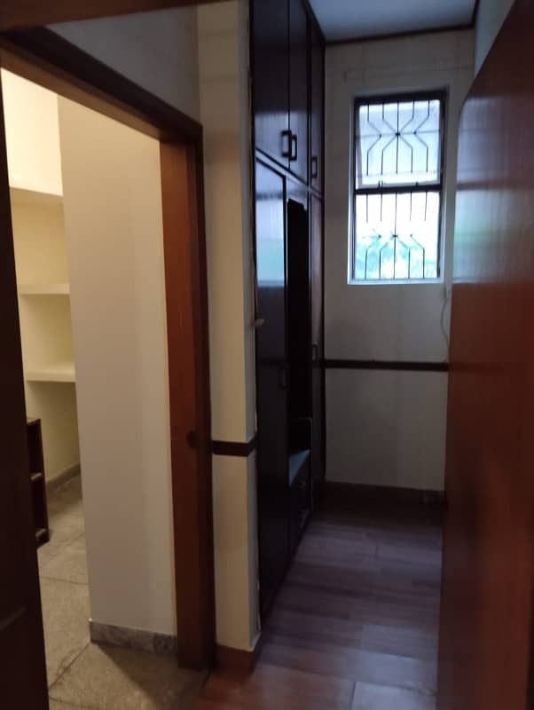 Kanal Elegant Design Red Bricks Bungalow At Prime Location 6