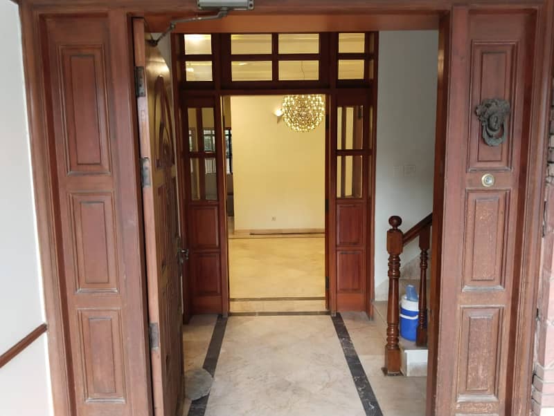Kanal Elegant Design Red Bricks Bungalow At Prime Location 10