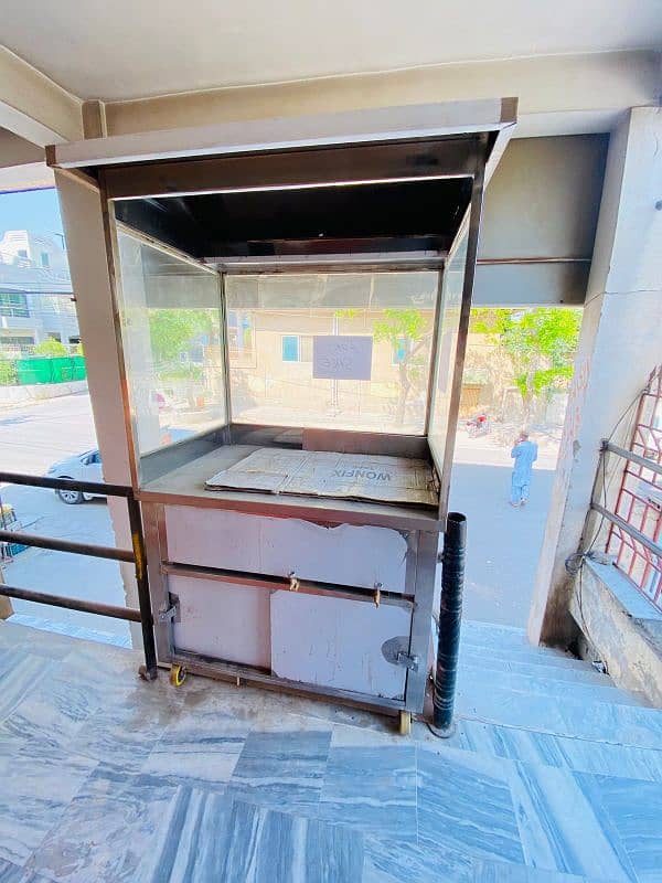counter for fast food items 0